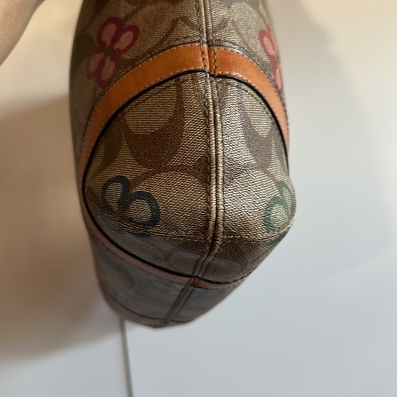 COACH Peyton Signature Clover Hobo/Crossbody bag - Picture 6 of 15